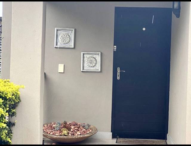 3 BEDROOM DUPLEX FOR SALE IN SEAWARD ESTATES